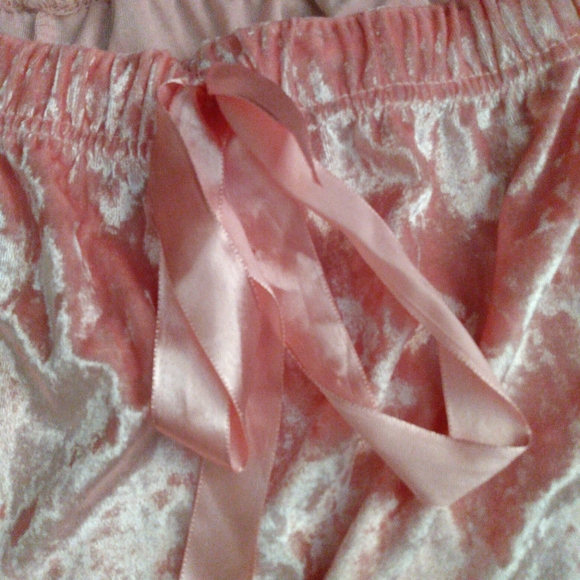 2X pink shorts - Picture 3 of 4